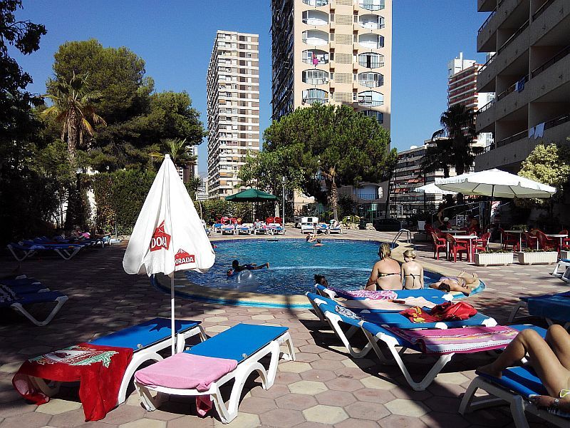 Halley Hotel & Apartments Affiliated By Melia Benidorm Bagian luar foto